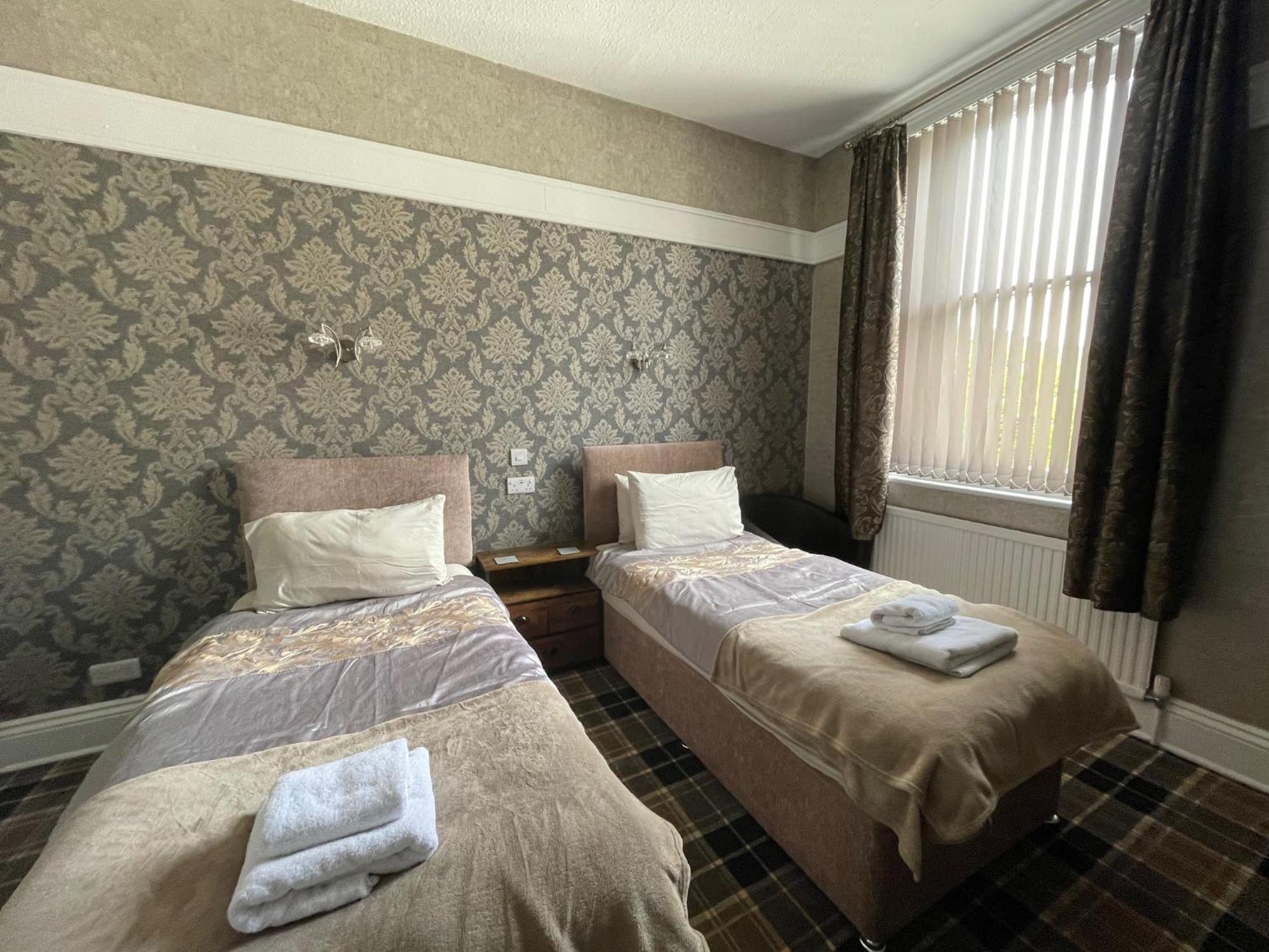 Carlton House Scarborough Hotel ภายนอก รูปภาพ